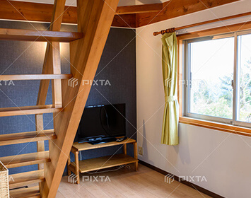 コテージ内観。居間の様子